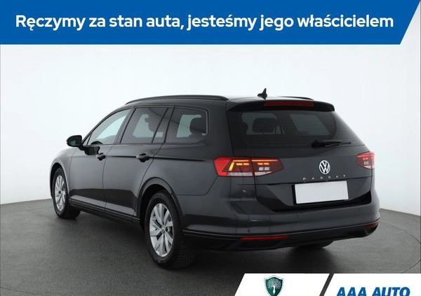 Volkswagen Passat cena 76000 przebieg: 113845, rok produkcji 2020 z Brusy małe 211